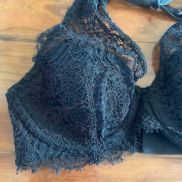Victoria's Secret Dream Angels Black Lace Halter 32B Bra - Picture 3 of 8
